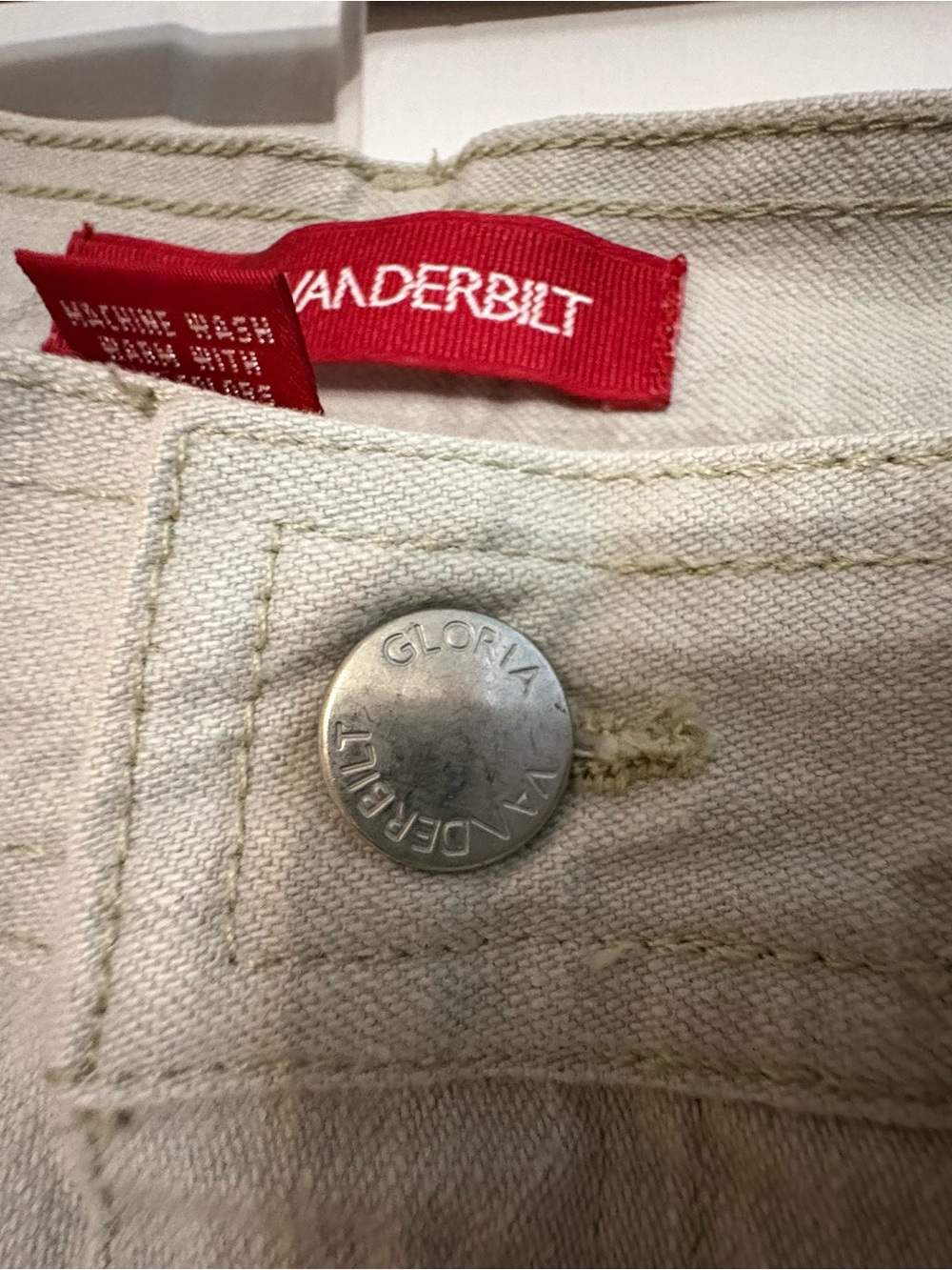 Gloria Vanderbilt Light Khaki Women's Jean Shorts - Picture 4 of 7